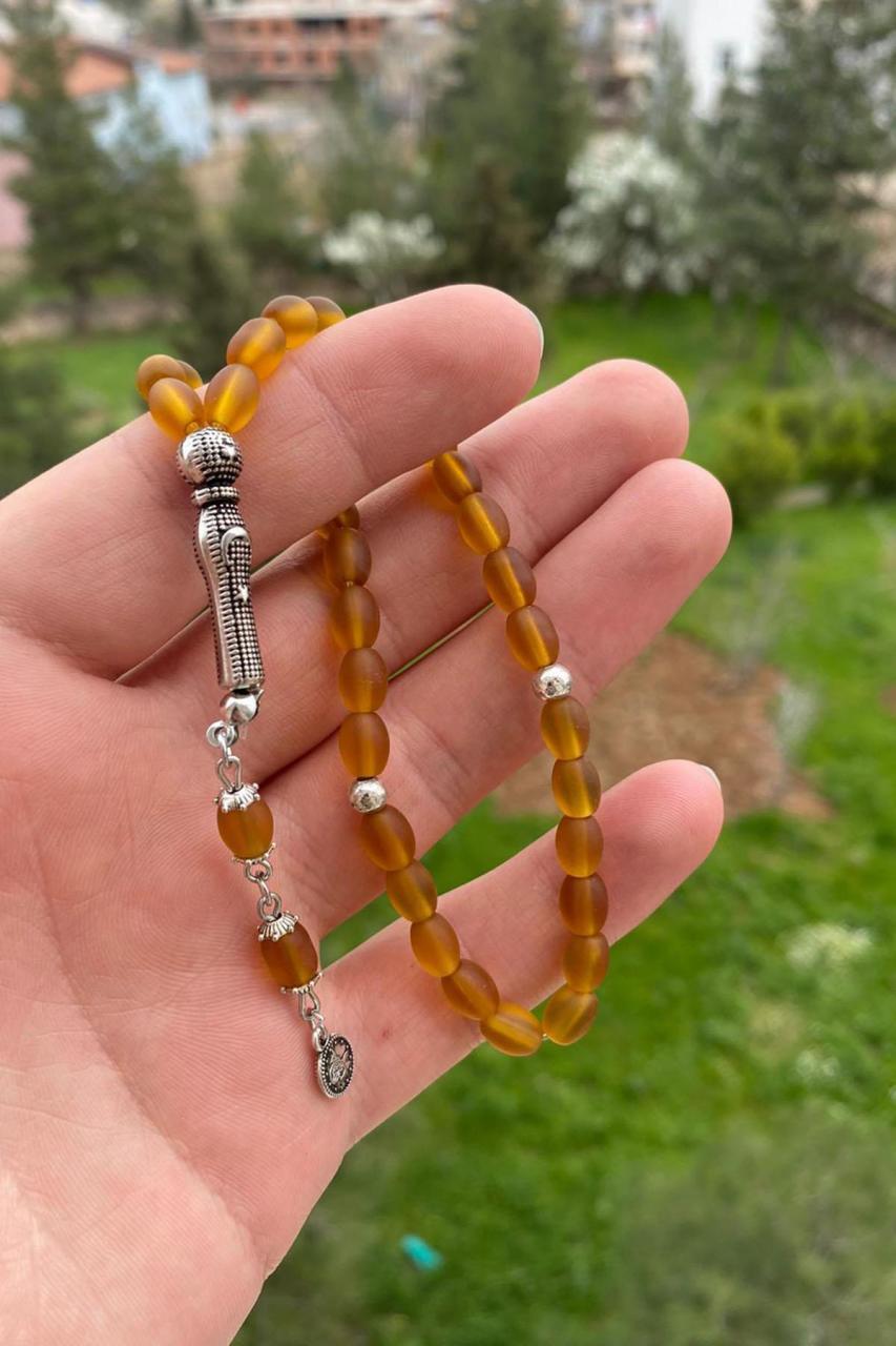 Kahve Renkli Bilek Boy Maskot Cam Tesbih Esnek İpli Süs Tesbihi Metal Püsküllü