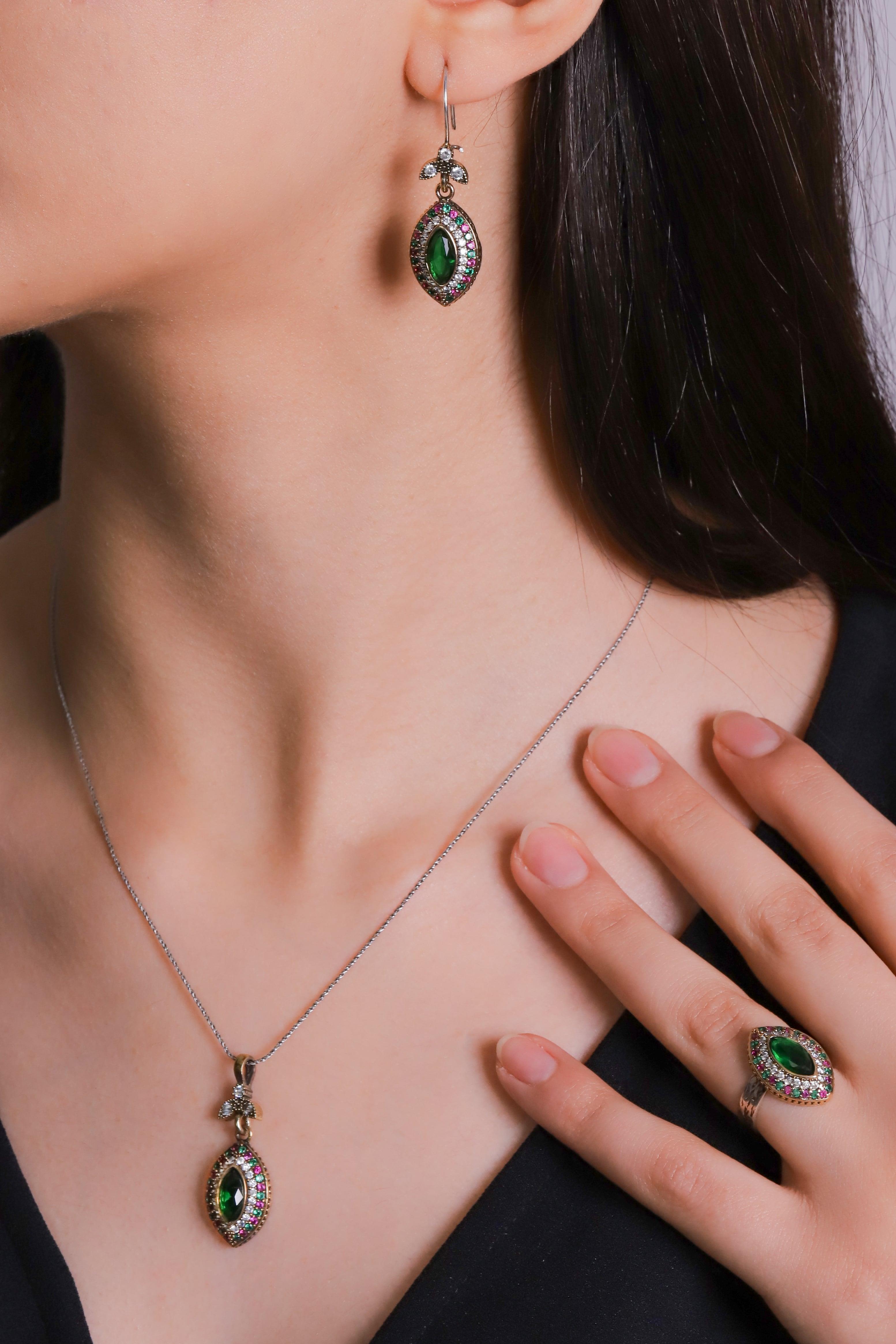 Midyat Serisi Yeşil Renkli Yeşim Taşlı Otantik Gümüş Üçlü Kadın Seti