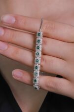 Yeşil Yeşim Kare Taşlı Asansörlü Bayan Gümüş Bileklik