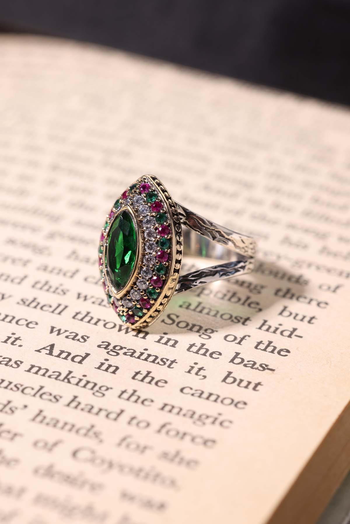 Midyat Serisi Yeşil Renkli Yeşim Taşlı Otantik Gümüş Üçlü Kadın Seti