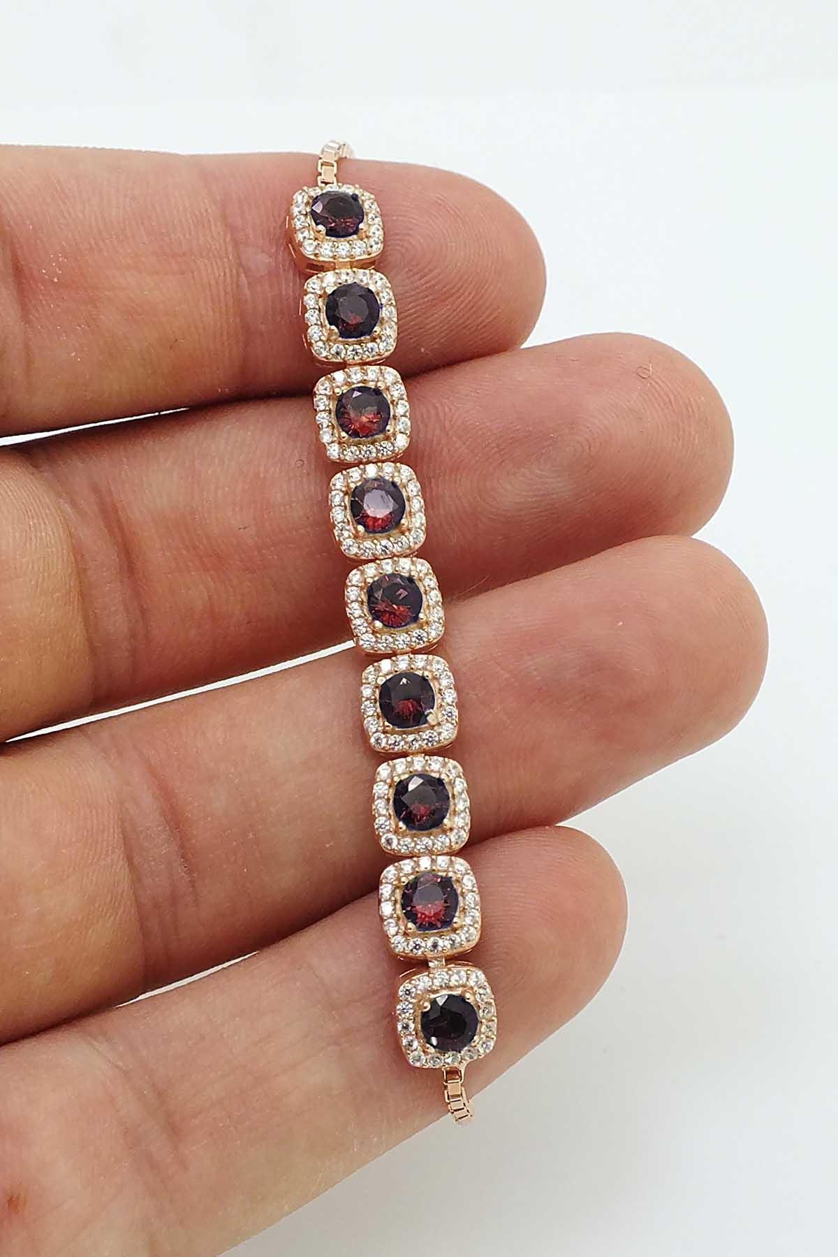 Kırmızı Lal Kare Taşlı Asansörlü Bayan Gümüş Bileklik