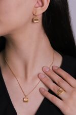 Güneş Taşı Serisi Sarma Kare Kesim Renkli 22 Ayar Altın Kaplama Kadın Yılan Zincirli Üçlü Set