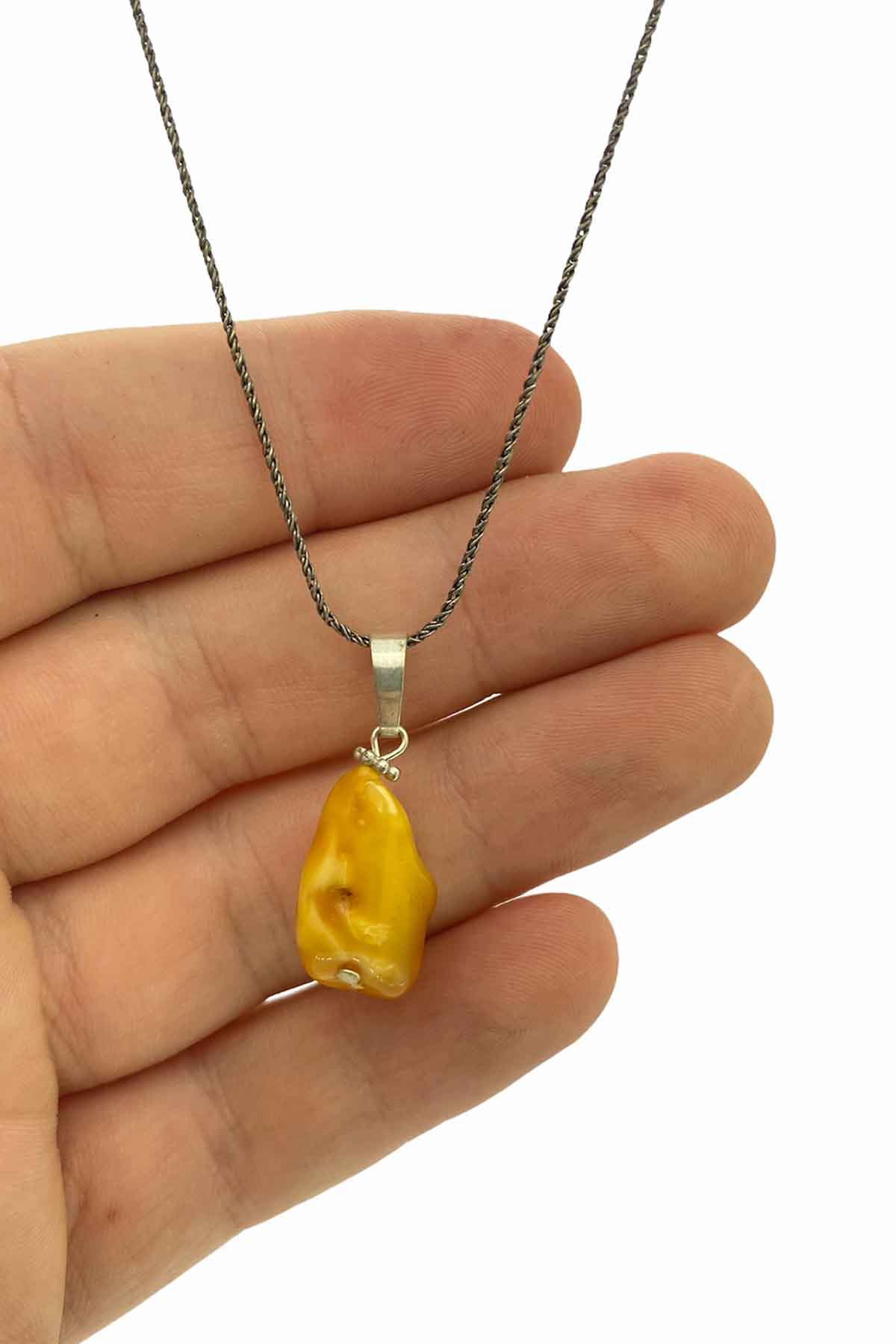 Doğal Kehribar Taşlı Formsuz Bayan Kolye