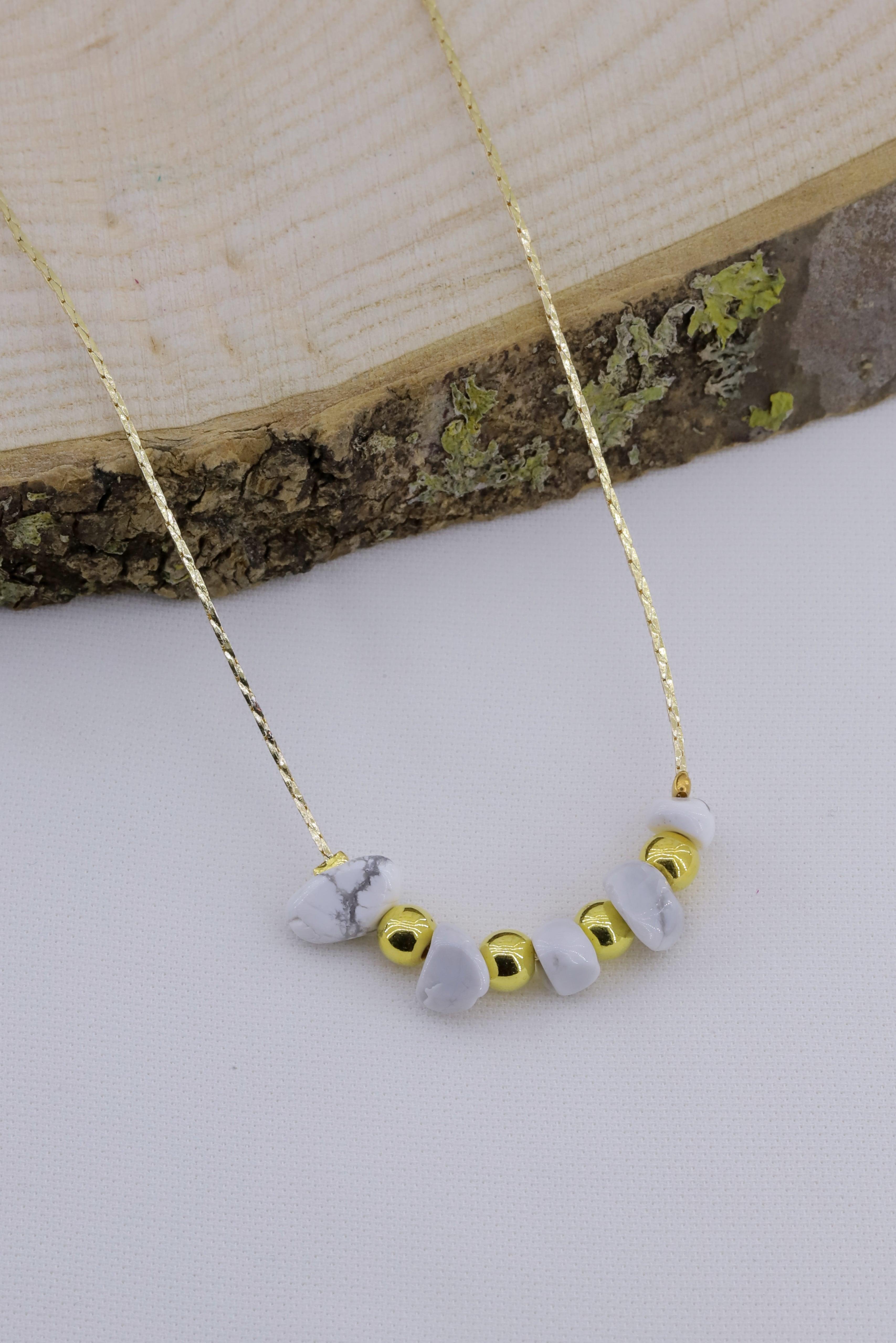 Kırık Taşlar Serisi Doğaltaşlı Mix Kadın Genç Kız Kolyesi Modeli