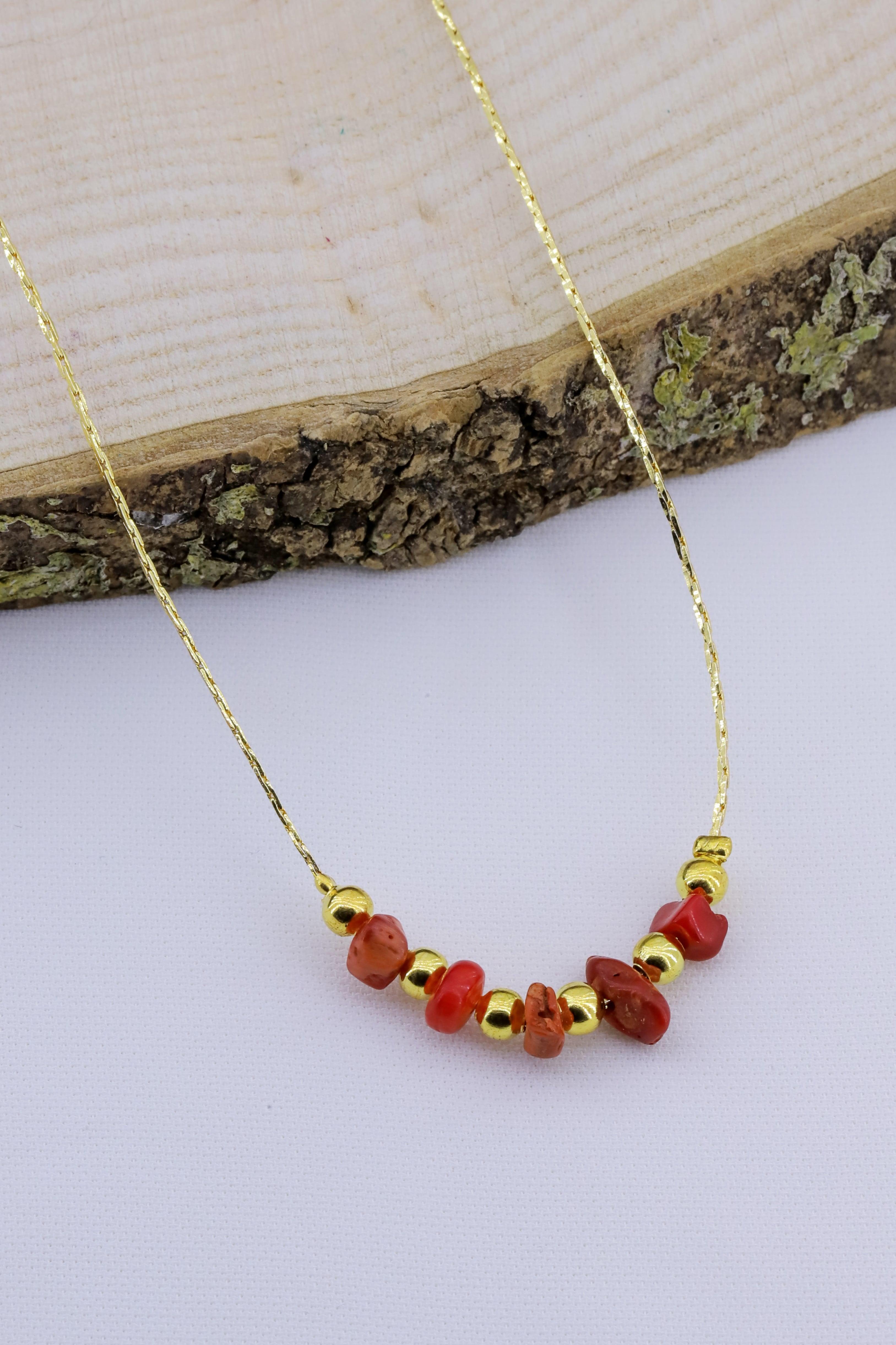 Kırık Taşlar Serisi Doğaltaşlı Mix Kadın Genç Kız Kolyesi Modeli