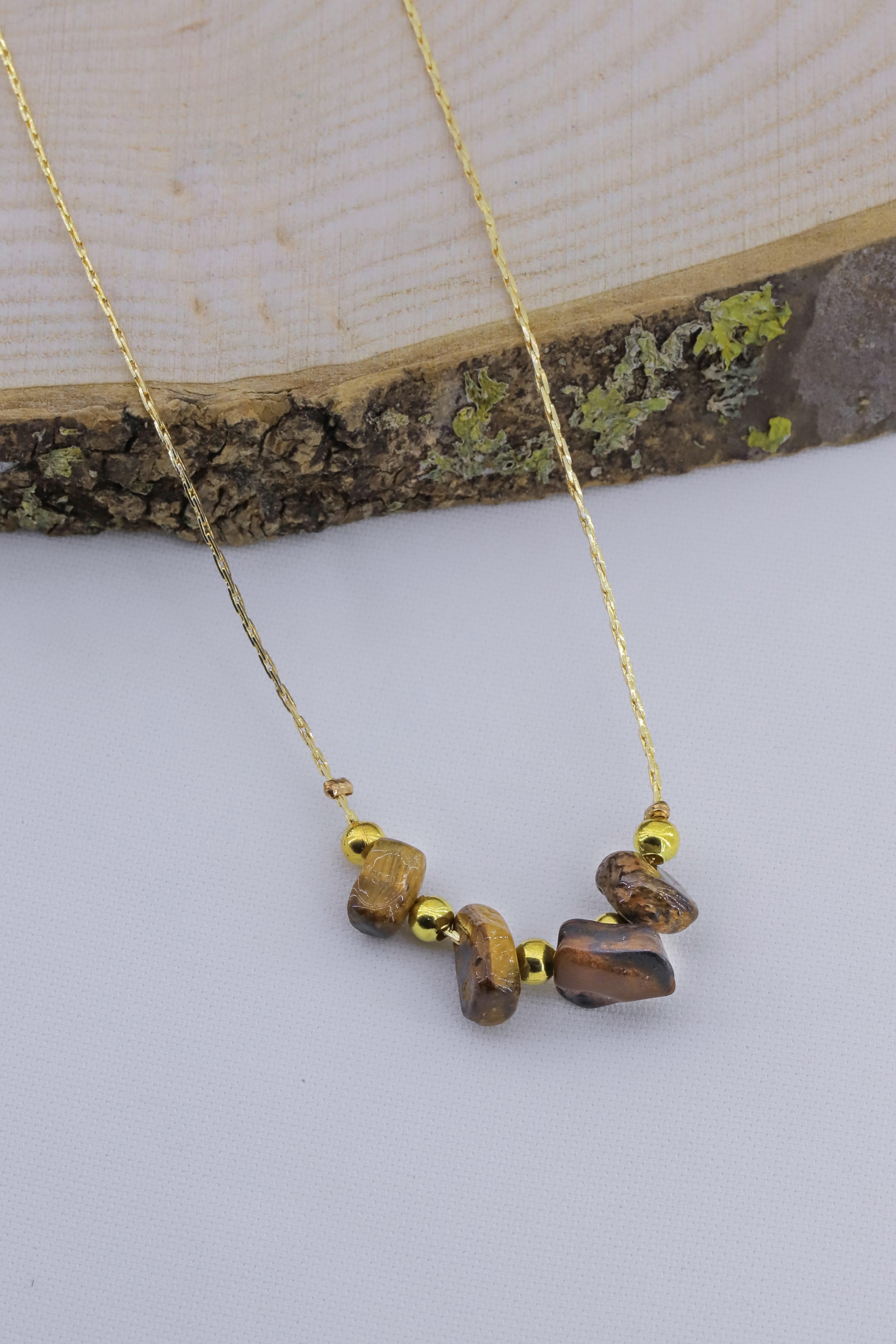 Kırık Taşlar Serisi Doğaltaşlı Mix Kadın Genç Kız Kolyesi Modeli