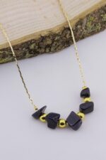 Kırık Taşlar Serisi Doğaltaşlı Mix Kadın Genç Kız Kolyesi Modeli