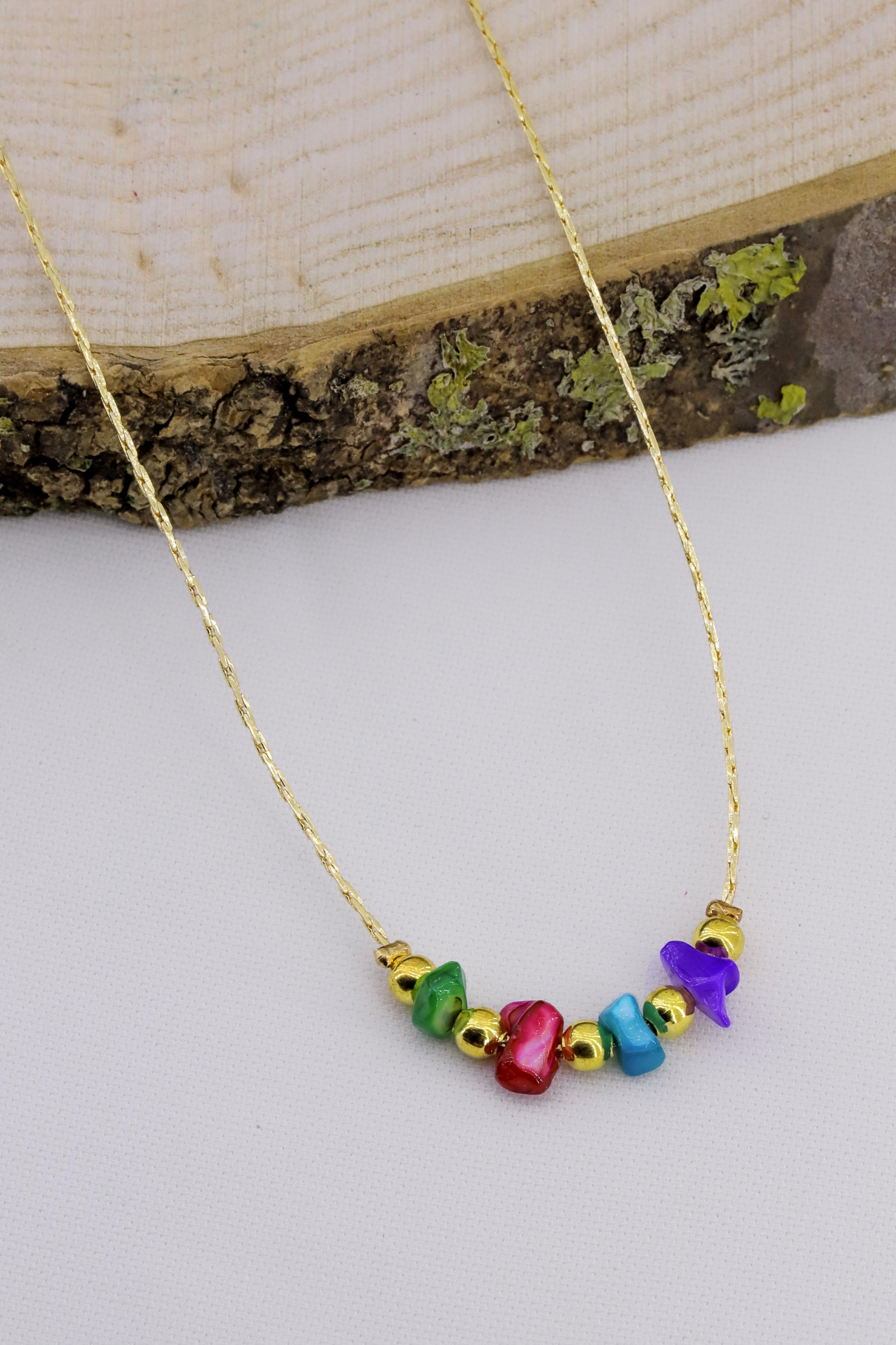 Kırık Taşlar Serisi Doğaltaşlı Mix Kadın Genç Kız Kolyesi Modeli