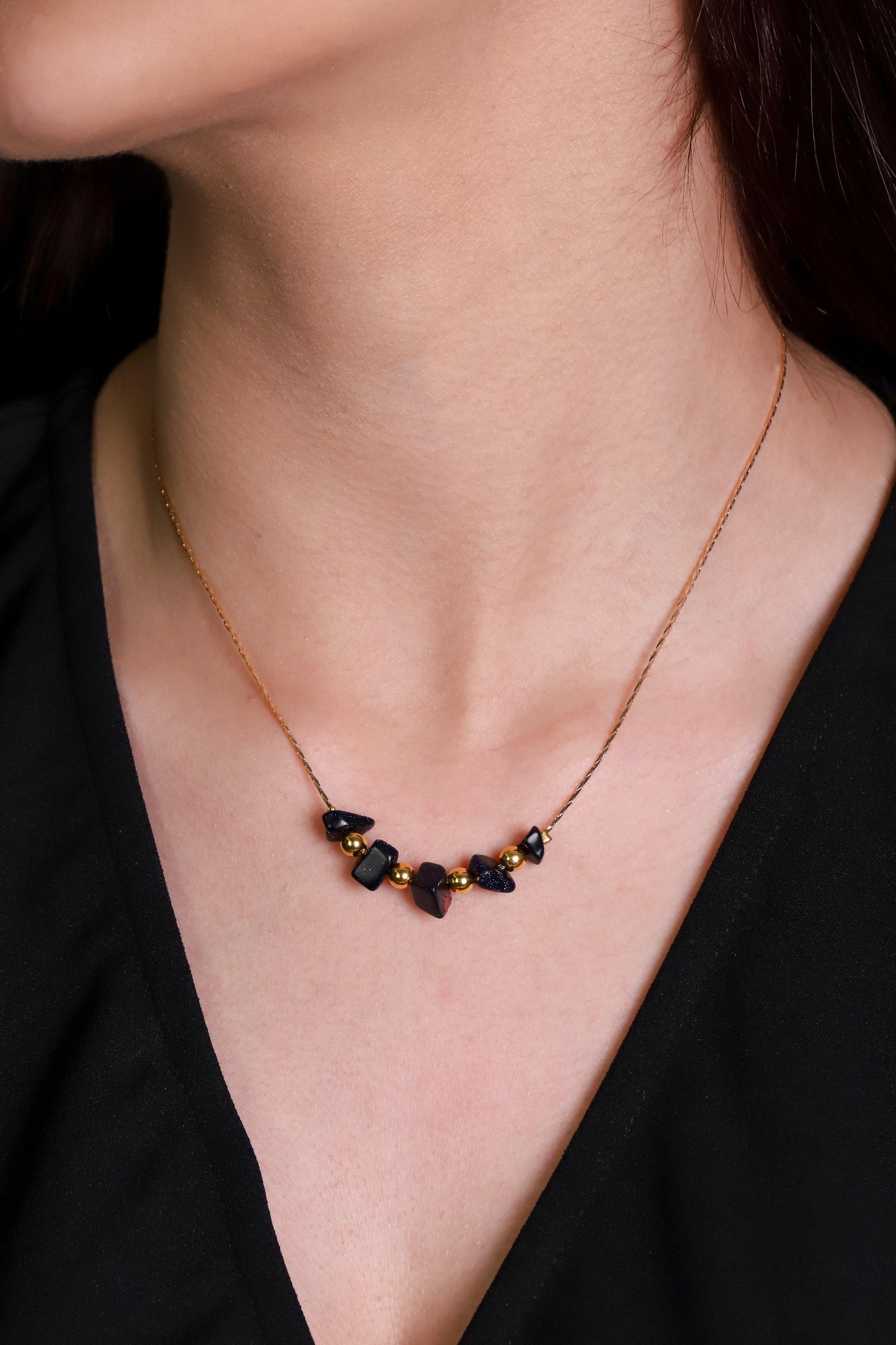 Kırık Taşlar Serisi Doğaltaşlı Mix Kadın Genç Kız Kolyesi Modeli