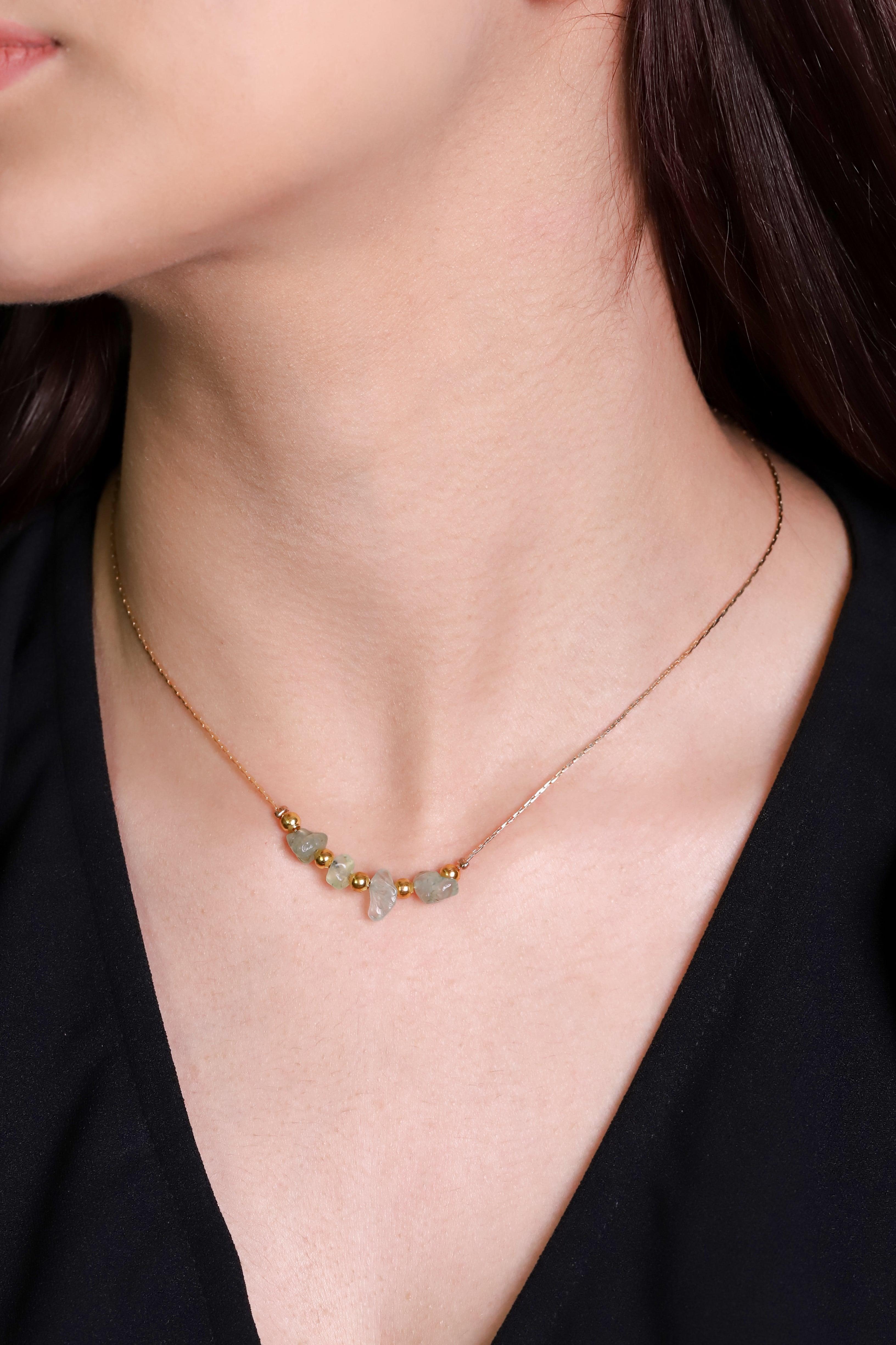 Kırık Taşlar Serisi Doğaltaşlı Mix Kadın Genç Kız Kolyesi Modeli