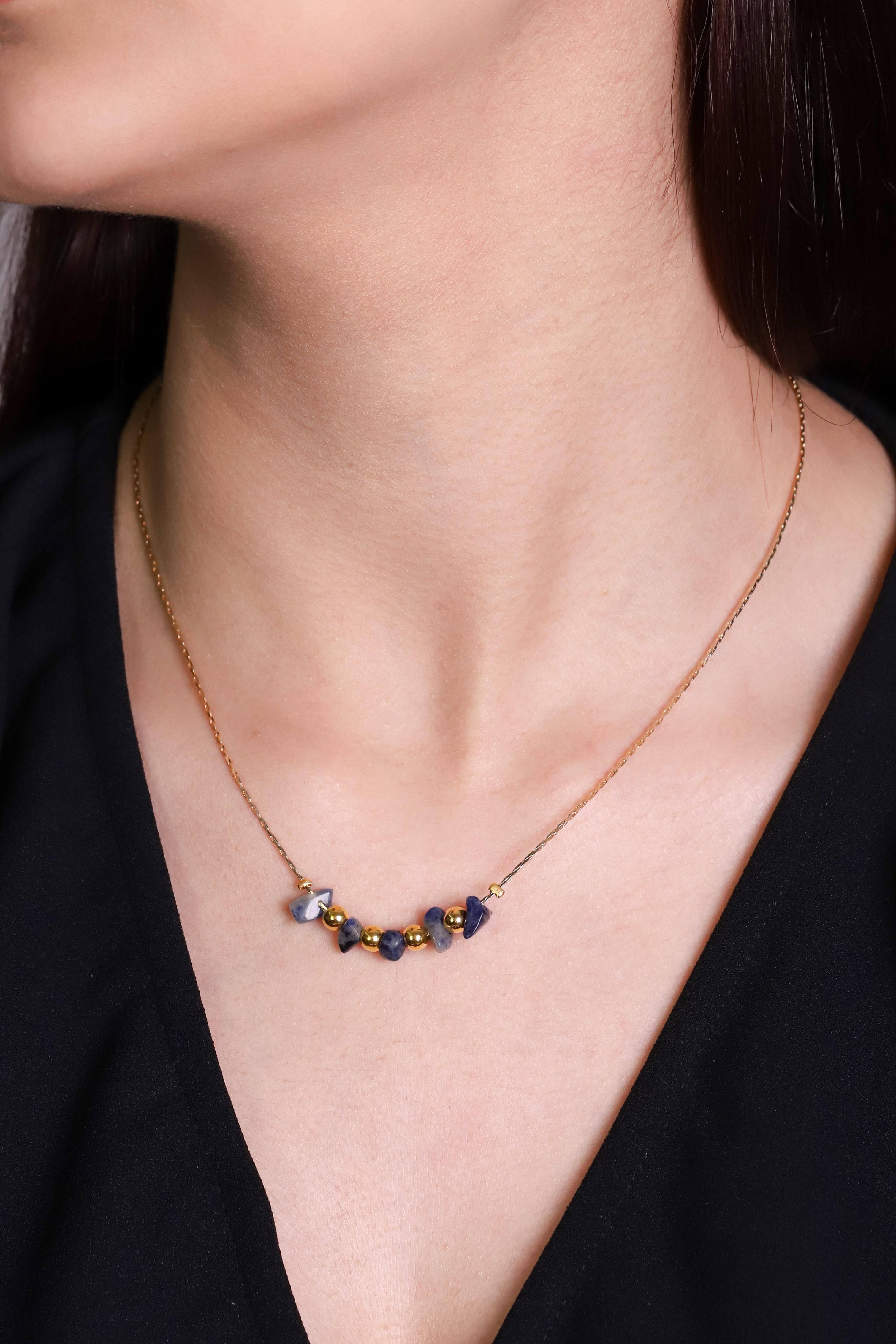 Kırık Taşlar Serisi Doğaltaşlı Mix Kadın Genç Kız Kolyesi Modeli