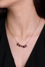 Kırık Taşlar Serisi Doğaltaşlı Mix Kadın Genç Kız Kolyesi Modeli