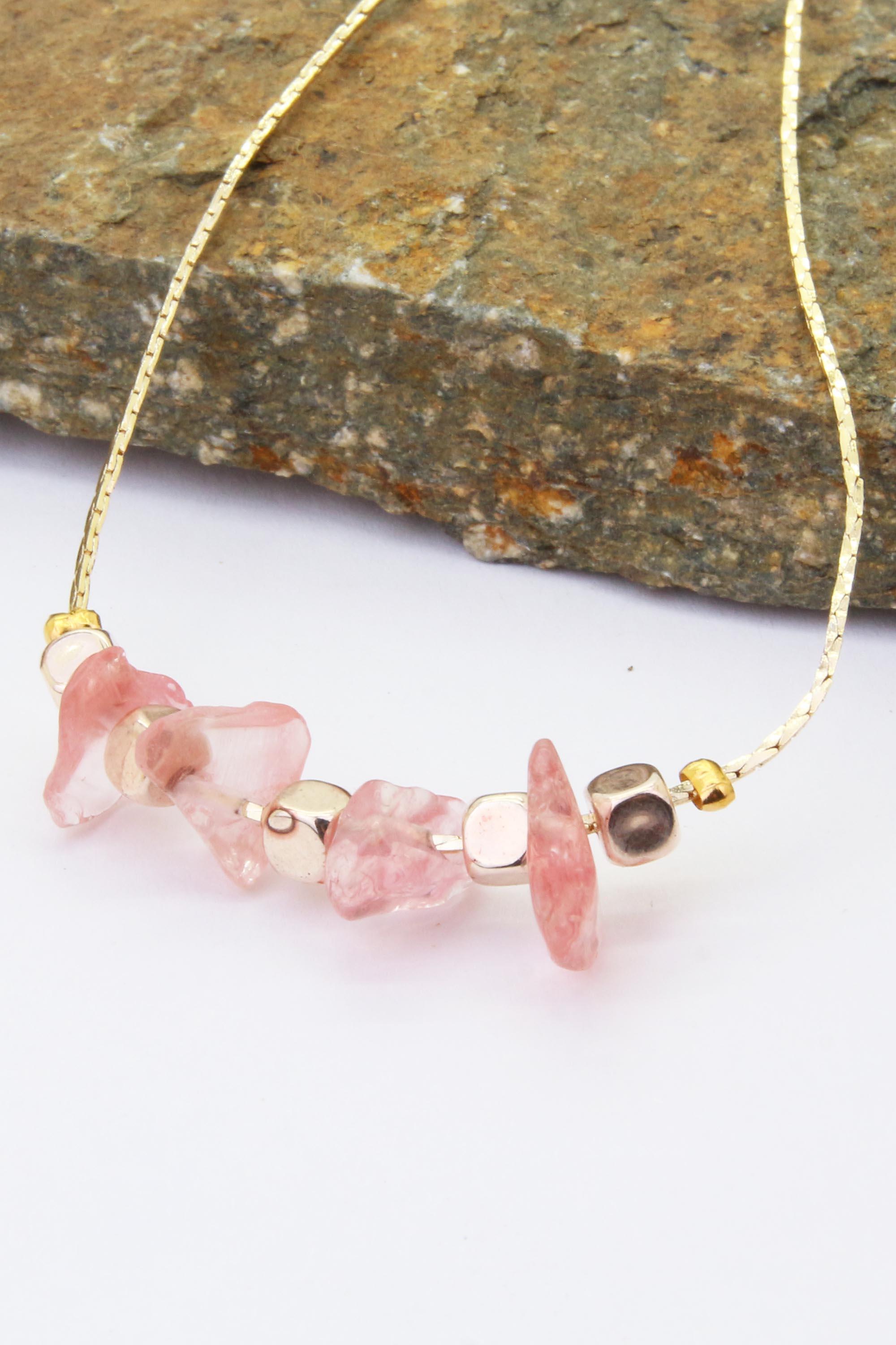 Kırık Taşlar Serisi Doğaltaşlı Mix Kadın Genç Kız Kolyesi Modeli