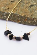 Kırık Taşlar Serisi Doğaltaşlı Mix Kadın Genç Kız Kolyesi Modeli