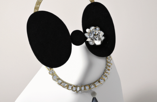 Create a high-quality, elegant featured image for a jewelry-related blog article.
The style should