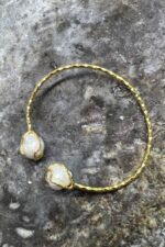 El İşçiliği Doğal İnci Taşlı Açık Uçlu Altın Kaplama Bilezik